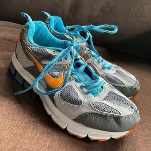 Nike Pegasus 27 Trail Sneaker Woman’s Size 7 Gray Turquoise Orange 407902-002